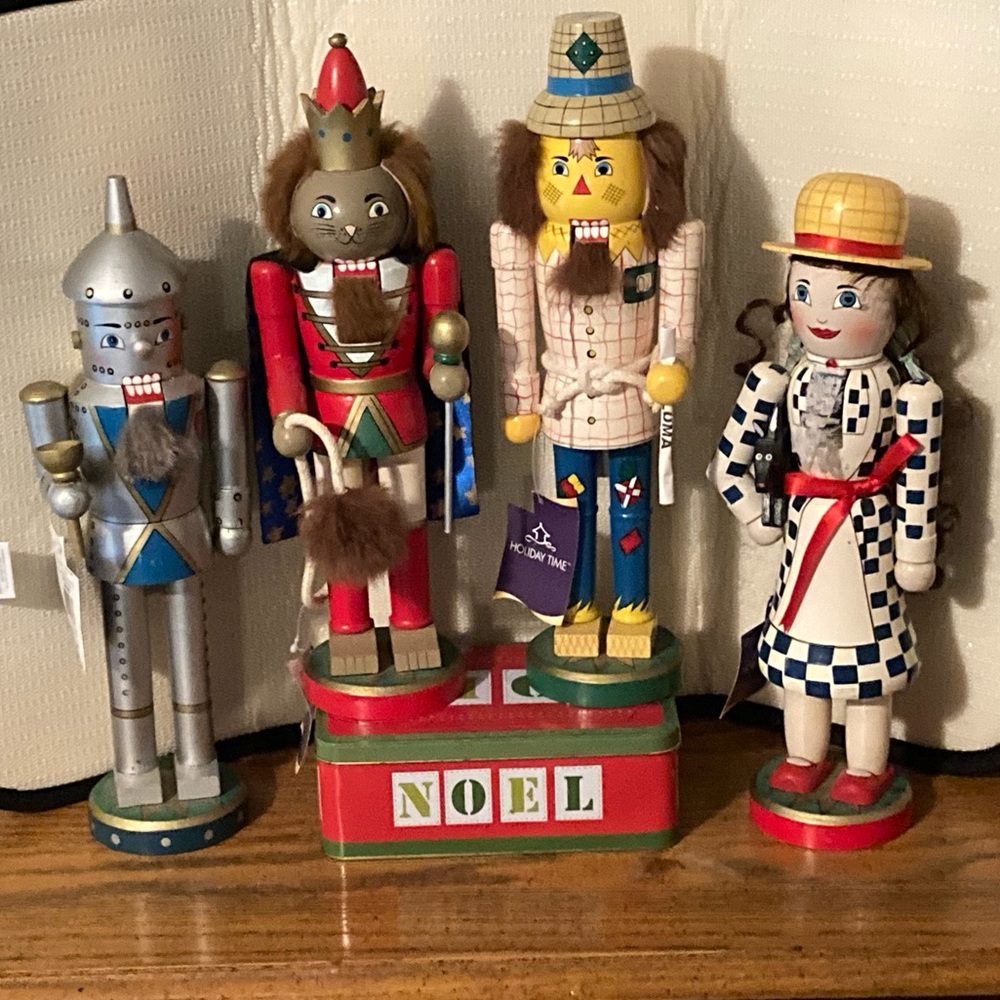 Holiday Time - Wizard of Oz Nutcrackers